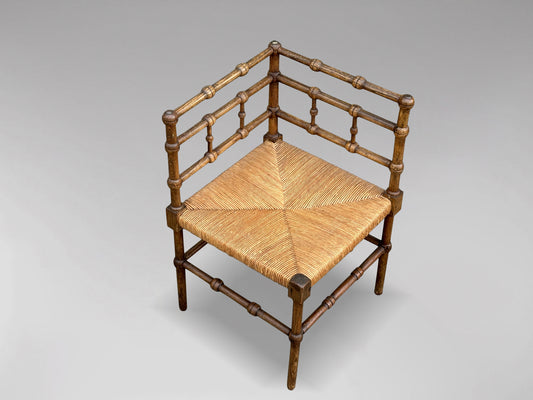 20TH CENTURY FRENCH OAK BOBBIN CORNER CHAIR, CIRCA 1920