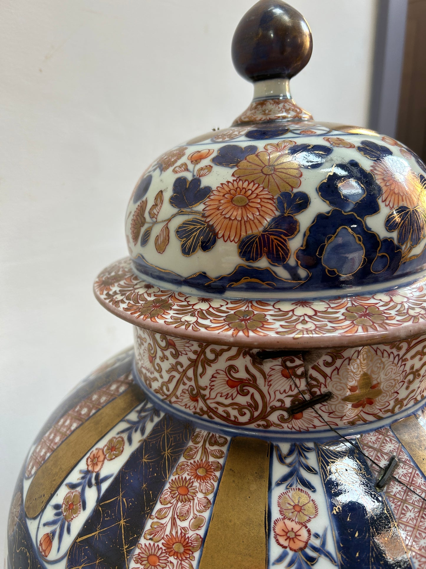 A Large Japanese Imari Jar and Cover Edo Period (1736-1795)