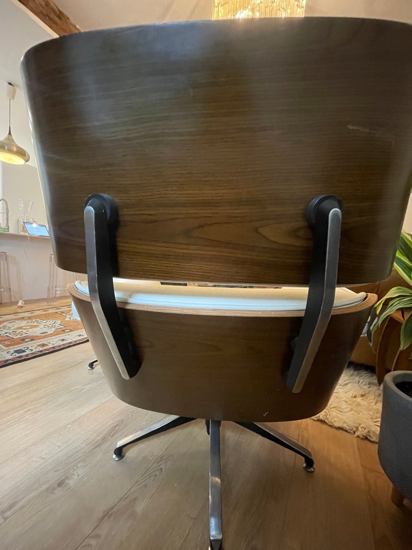 Iconic Eames Chair in White Leather