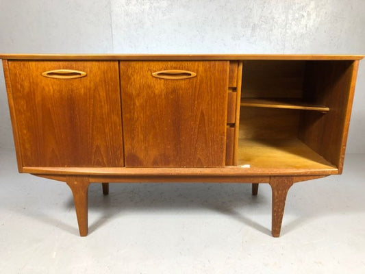 Midcentury Sideboard/Dresser
