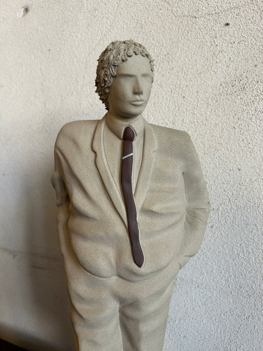 Il gentiluomo scultore italiano in ceramica in edizione limitata degli anni '80