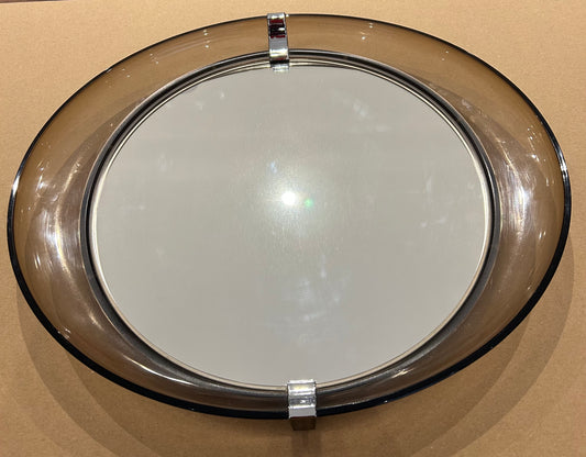 Specchio acrilico retrò ovale in perspex datato 1978.