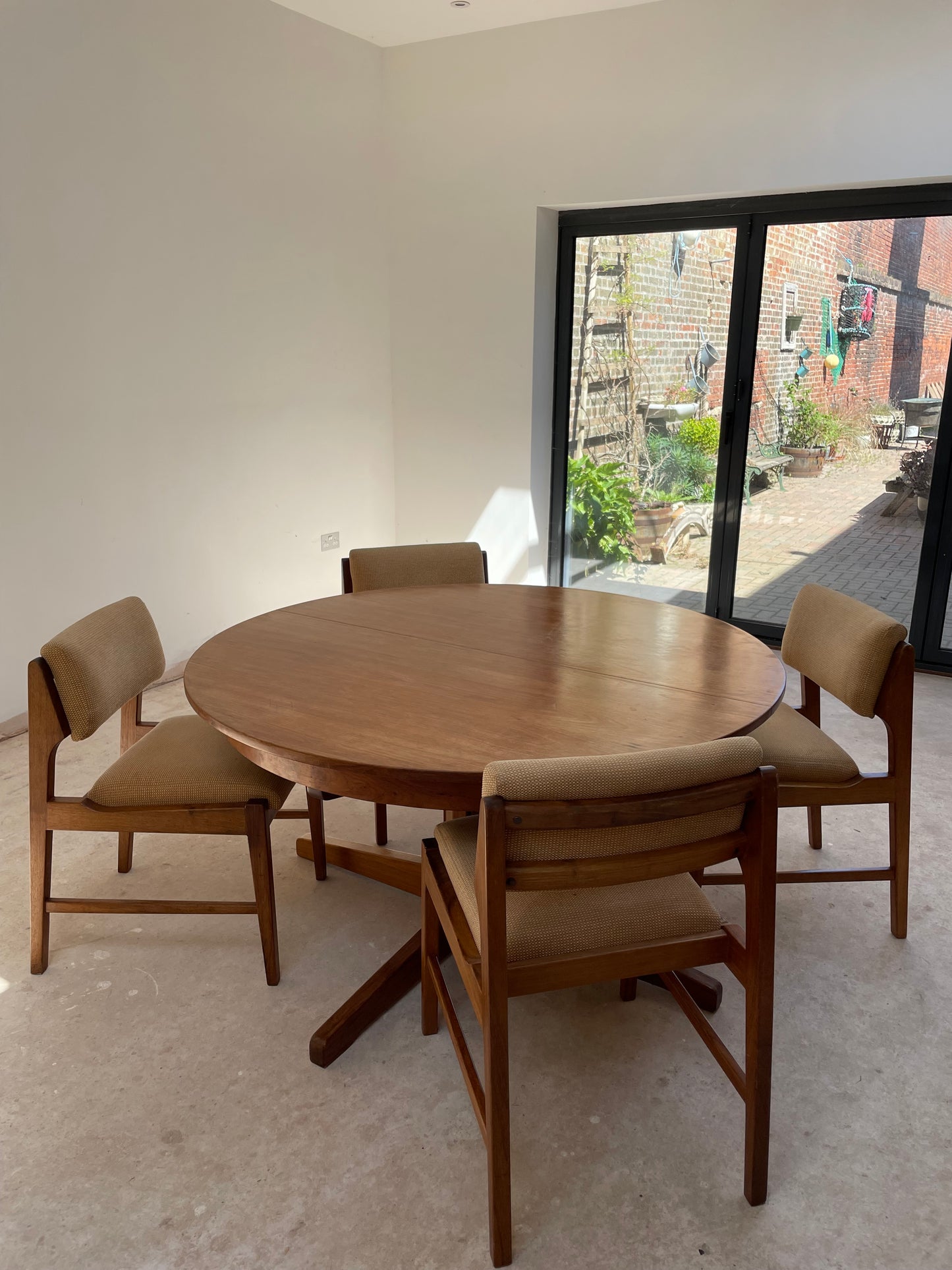 Mid Century 8 Seater Dining Extended-able Set with Upholstered Chairs